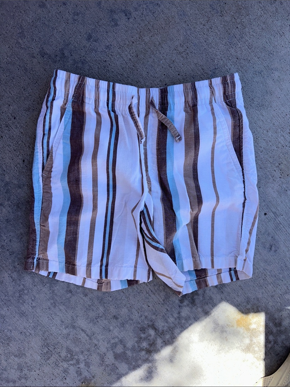 Cat & Jack boys Striped Drawstring Shorts in White, Brown & Blue